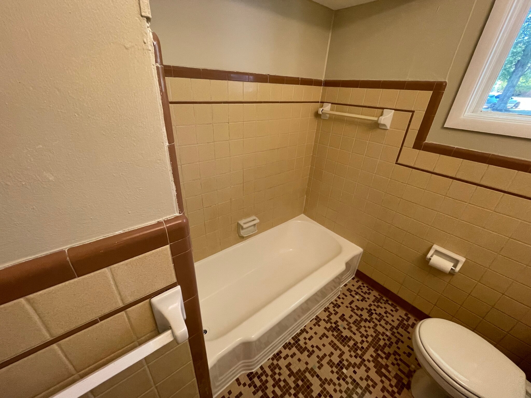 Bathroom 2 of 4 - 788 Crockett Dr