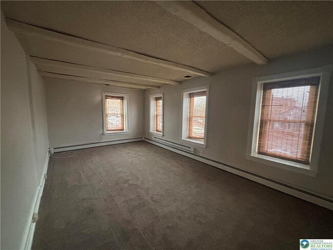 Building Photo - 332 Main St