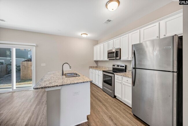 Building Photo - 135 Hunters Grove Dr