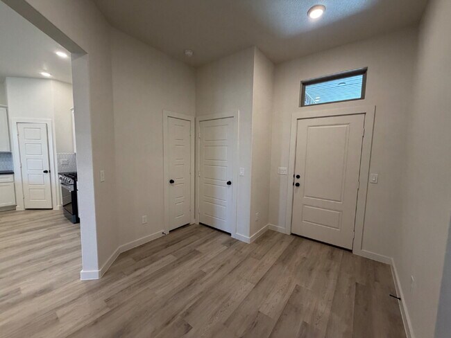 Building Photo - New Spacious 3 Bedroom Home with Luxury Primary Suite in Frenship ISD