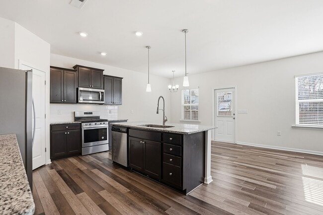 Building Photo - AVAILABLE AUGUST 1- NOW! BEAUTIFUL 2 STORY HOME IN FUQUAY-VARINA