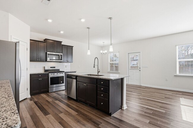 Building Photo - HOLIDAY INCENTIVES APPLY FOR THIS PROPERTY- AVAILABLE NOW! BEAUTIFUL 2 STORY HOME IN FUQUAY-VARINA