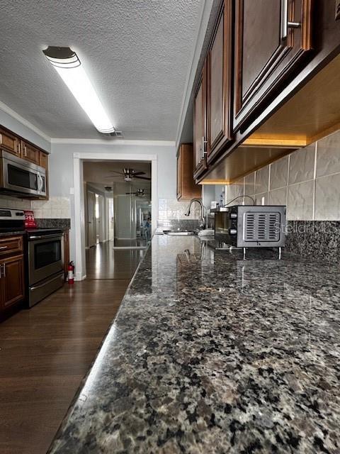 Building Photo - 1155 San Remo Dr
