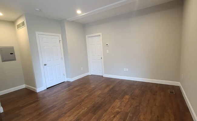 Building Photo - 25 S 2nd St