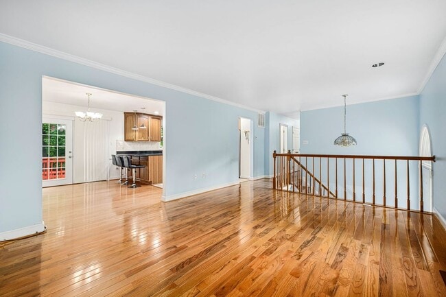 Building Photo - 11821 Sinclair Ln