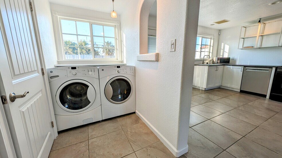 Building Photo - 72404 Cactus Dr