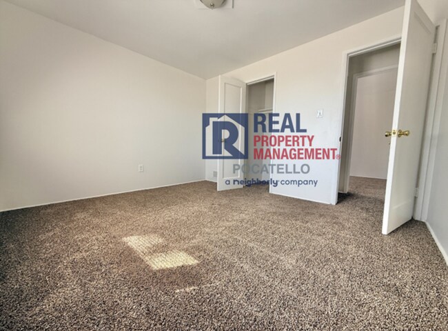 Building Photo - 60-66 Mountain Drive