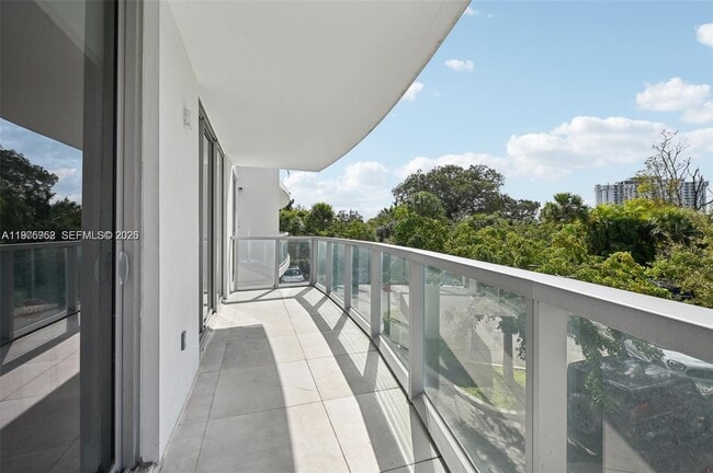 Building Photo - 13800 Highland Dr