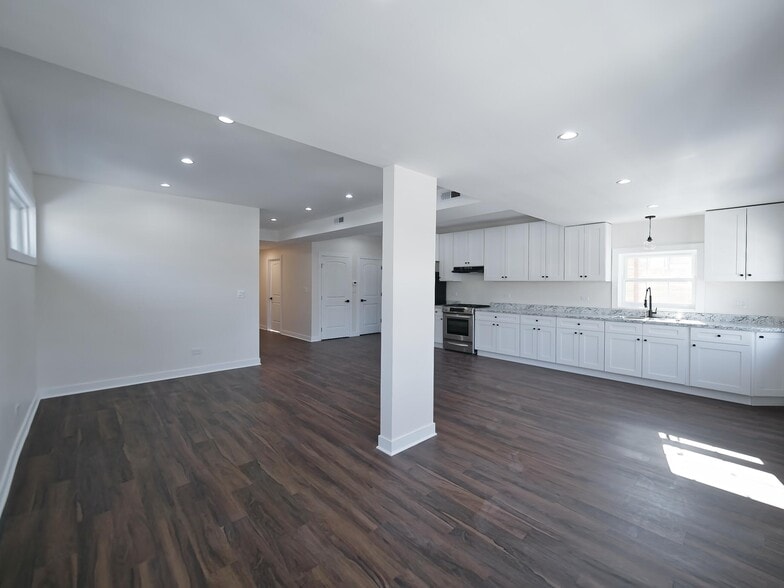 Building Photo - 149 N Waller Ave