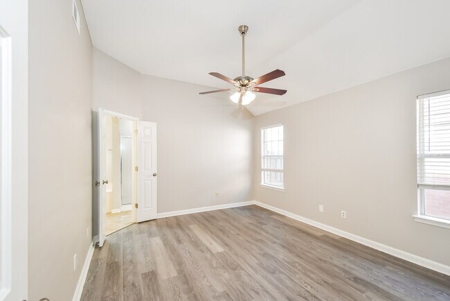 Building Photo - 8457 Regal Bend Dr