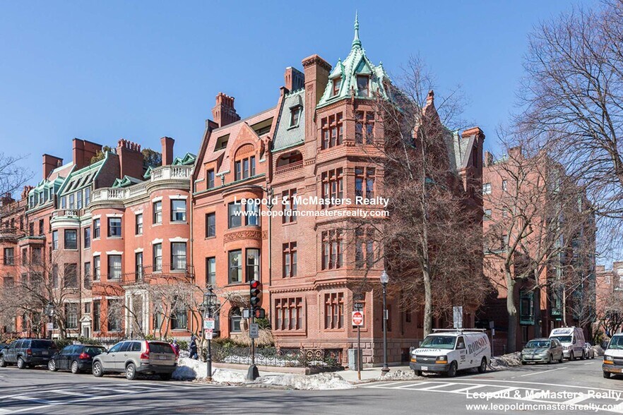 Building Photo - 195 Commonwealth Ave