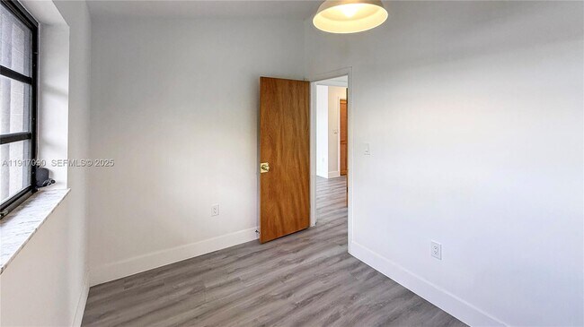 Building Photo - 8877 SW 36th St