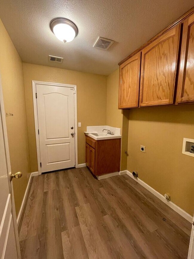 Building Photo - Live Vibrantly at 2488 Plumwood!