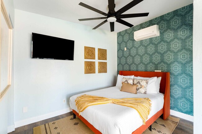 Building Photo - 6235 E Thunderbird Rd