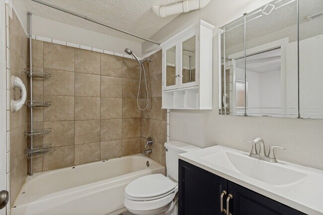 Building Photo - 2175 S 150 W