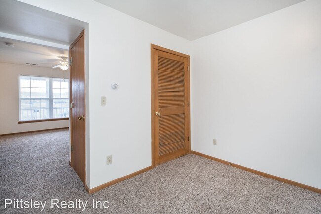 Building Photo - 2 br, 2 bath Apartment - 701 Fotis Drive