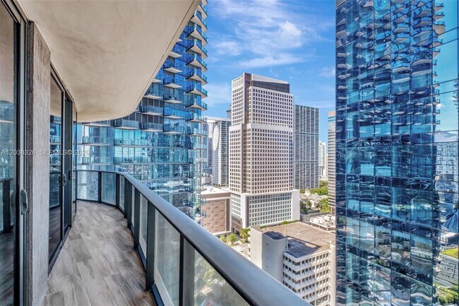Building Photo - 801 S Miami Ave