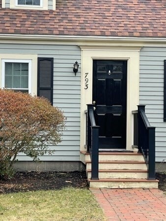 Building Photo - 793 Country Way