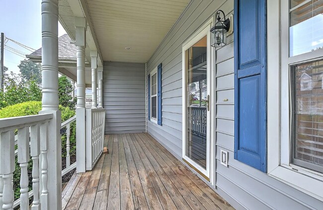 Building Photo - 244 Main Street Village Dr