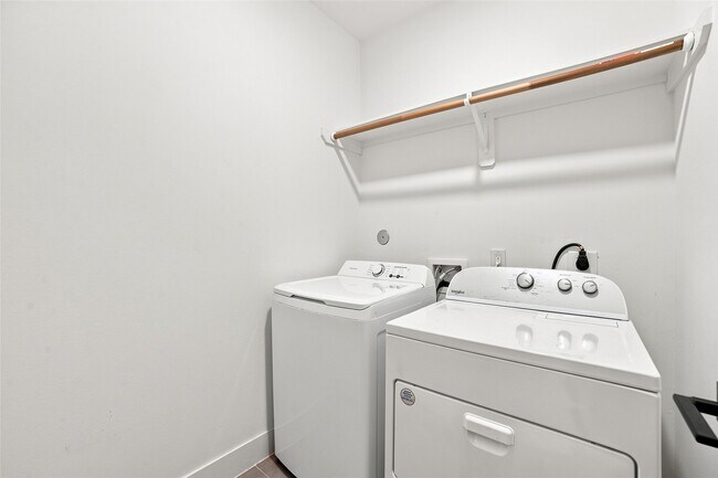 Building Photo - 2618 McIlhenny St