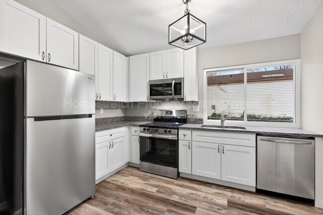 Building Photo - 3333 Green Pasture Dr