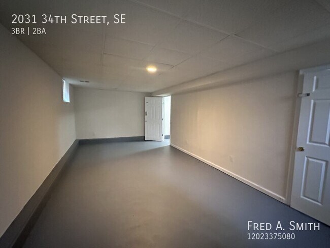 Building Photo - 2031 34th St SE