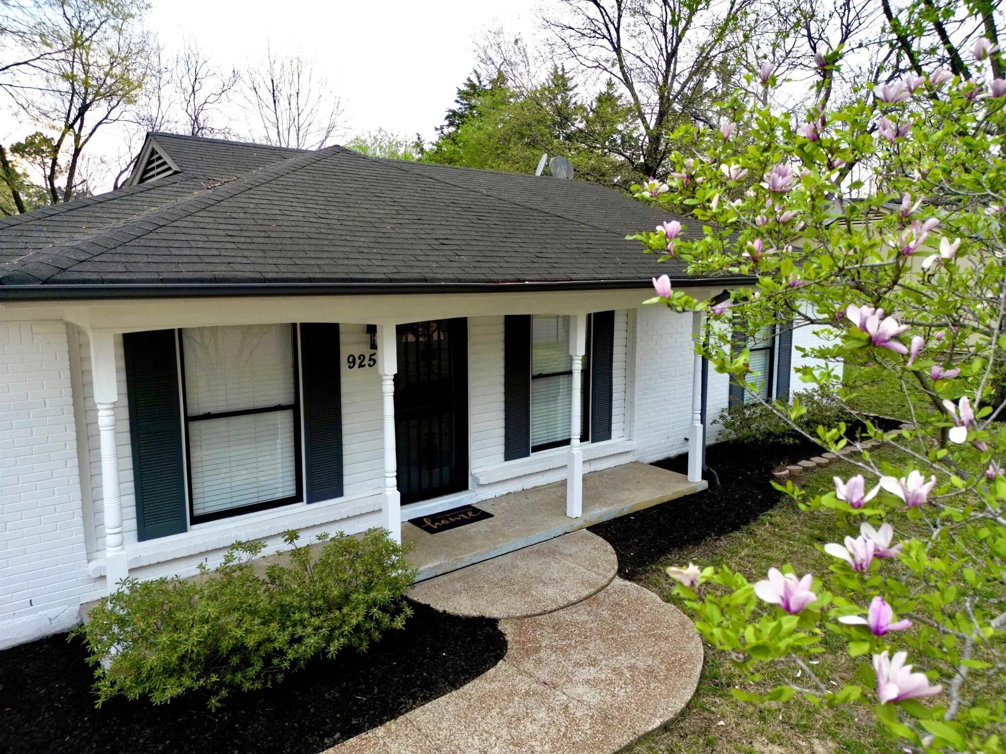 Building Photo - 925 Greenview Rd