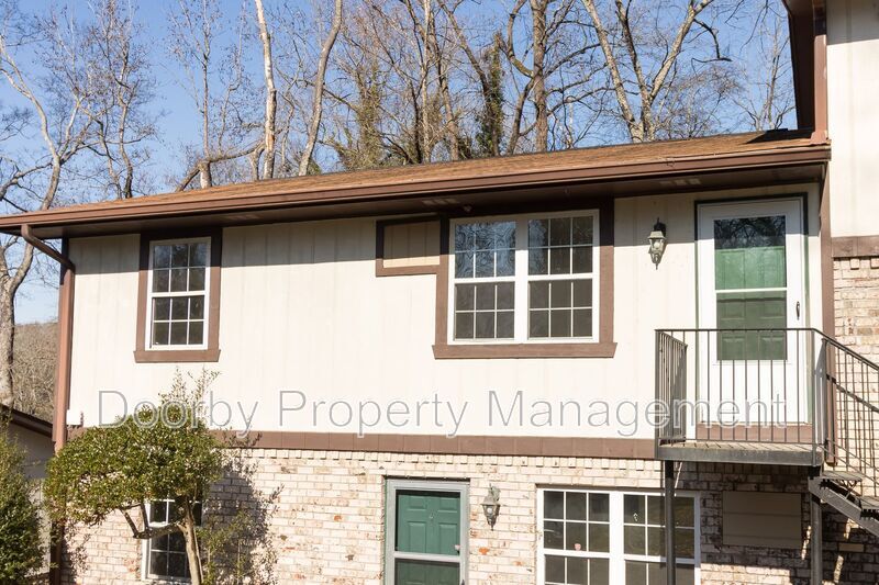 Building Photo - 2425 Ashmore Ave