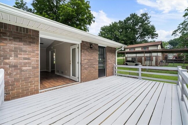 Building Photo - 5146 Bramblewood Dr