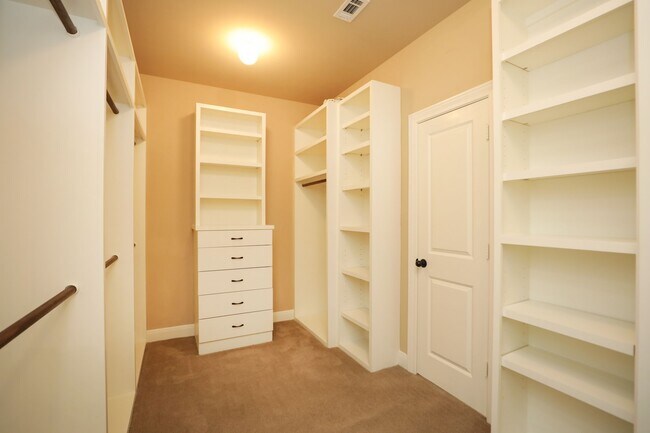 Building Photo - 11002 Upland Forest Dr