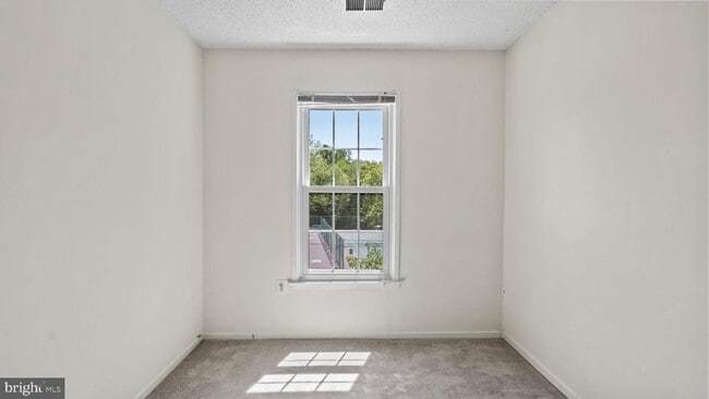 Building Photo - 8903 Waites Way