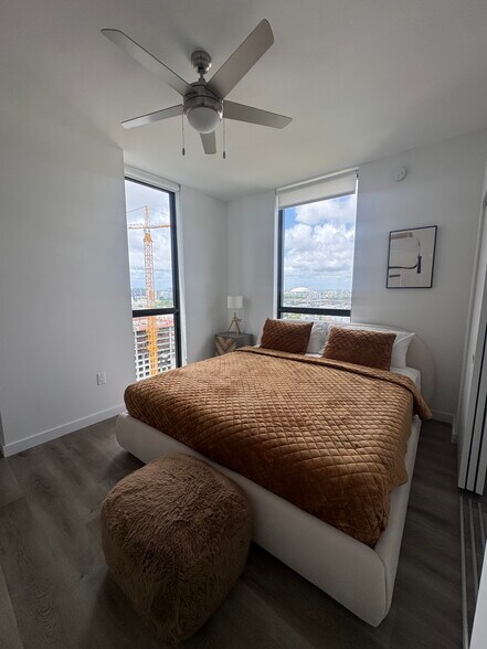 Building Photo - 253 NE 2nd St