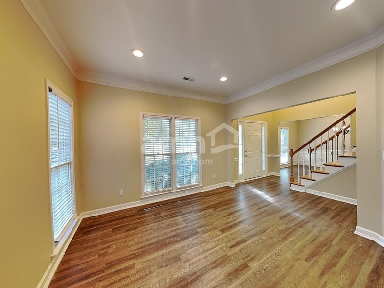 Building Photo - 10105 Grimbsy Ct