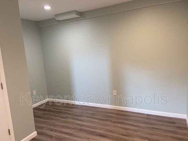 Building Photo - 840 Valentine View