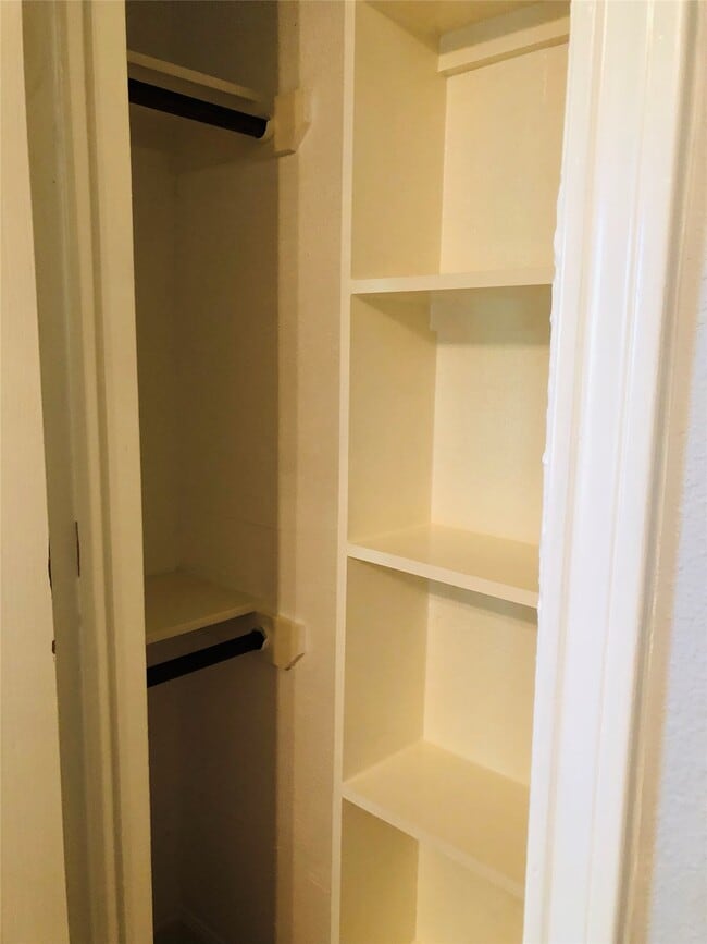 Building Photo - 734 McDaniel St