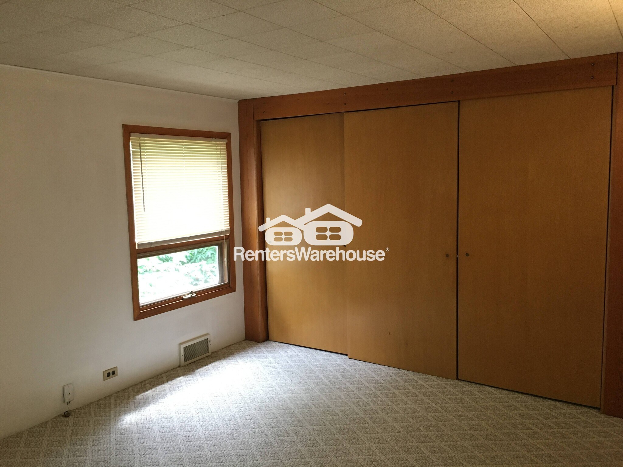 Building Photo - 1137 Birchwood Ln