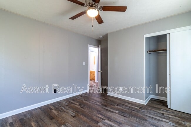 Building Photo - 709 Brookridge Cir SW