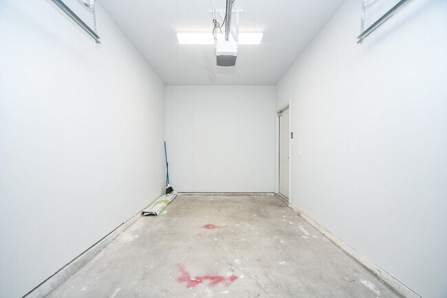 Building Photo - 9400 Bellaire Blvd