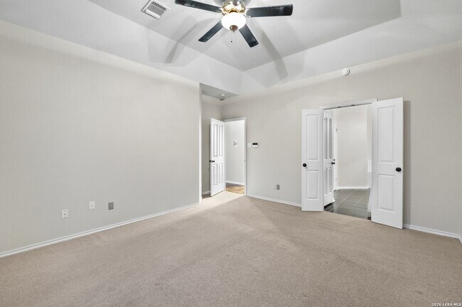 Building Photo - 2634 Lakehills St
