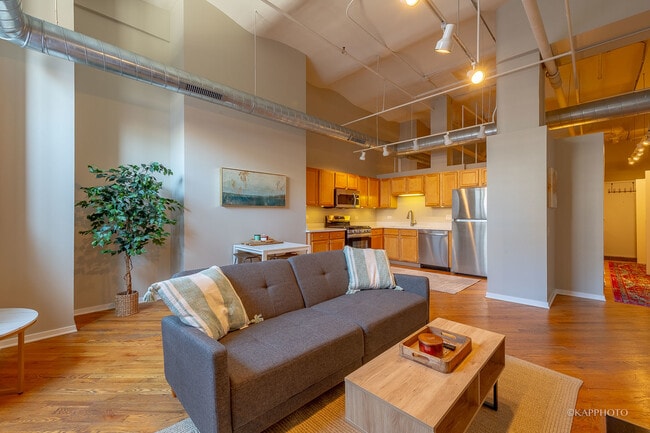 Building Photo - 500 S Clinton St