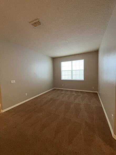 Building Photo - 9672 Piccadilly Sky Way