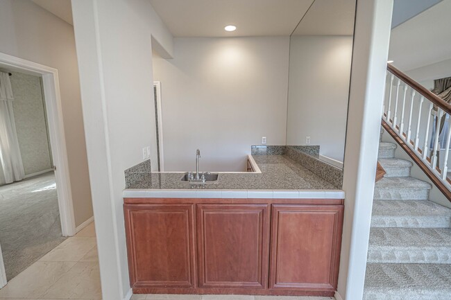 Building Photo - Stunning 4-Bedroom Home for Rent in Palmdale!