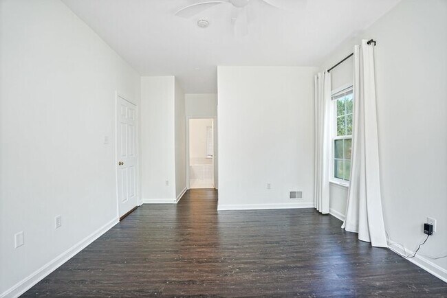 Building Photo - 2408 Ruffin Dr