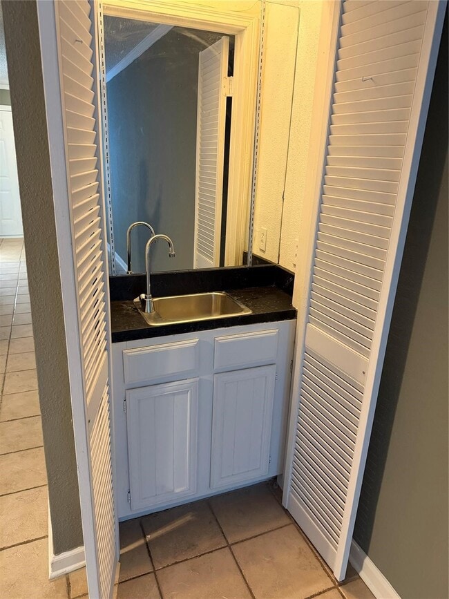 Building Photo - 8321 Nairn St