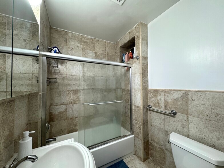 Building Photo - 616 Columbus Ave