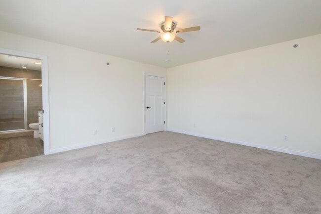 Building Photo - 204 Grand Ave