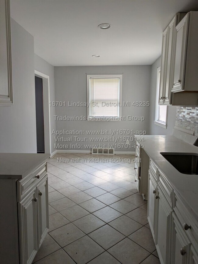 Building Photo - 16701 Lindsay St