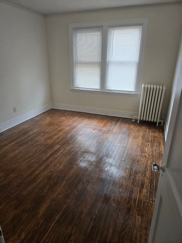 Building Photo - 54 Sharon St