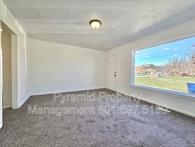 Building Photo - 1347 W 700 S