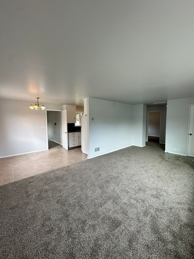 Building Photo - Fully Renovated 3 Bedroom Home